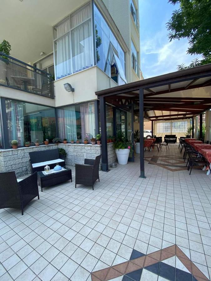 Hotel Goldene Rose Rimini Exterior foto