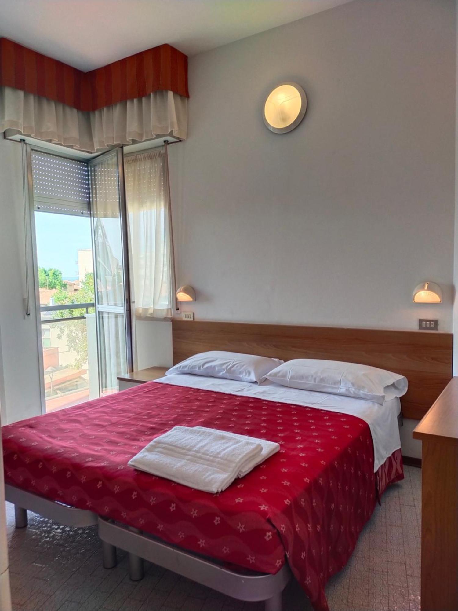 Hotel Goldene Rose Rimini Exterior foto