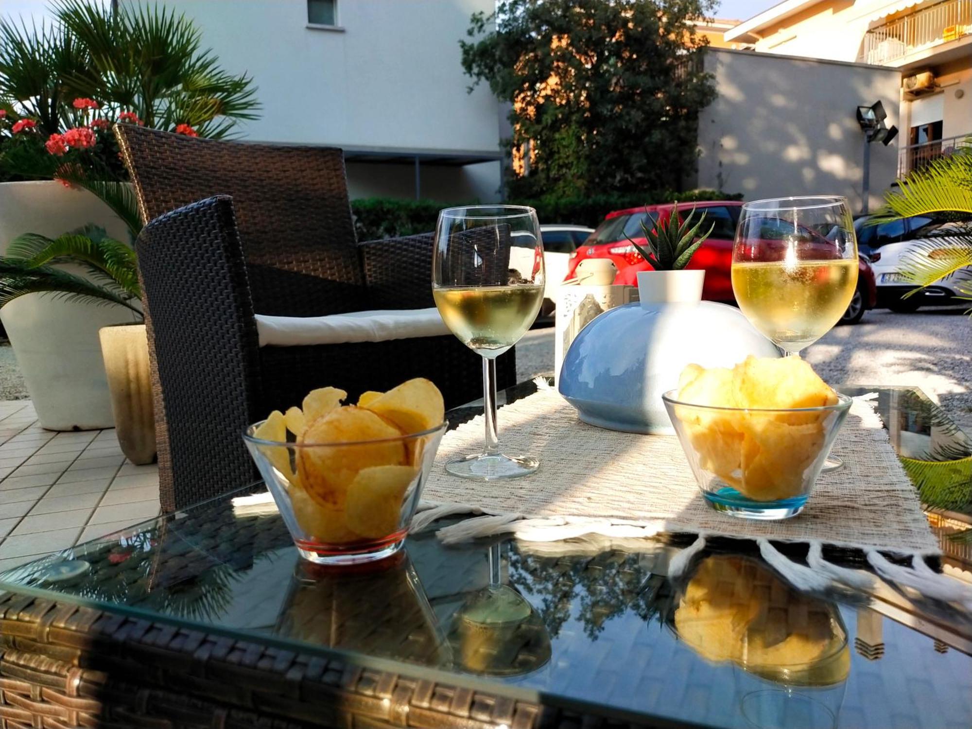 Hotel Goldene Rose Rimini Exterior foto