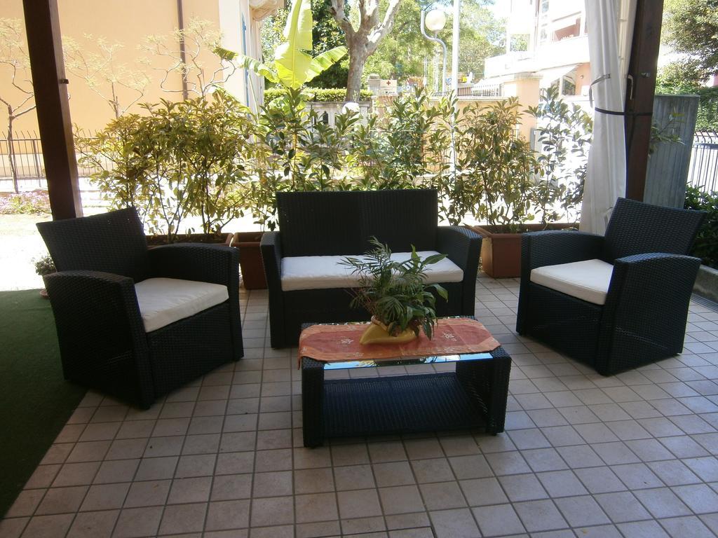 Hotel Goldene Rose Rimini Exterior foto