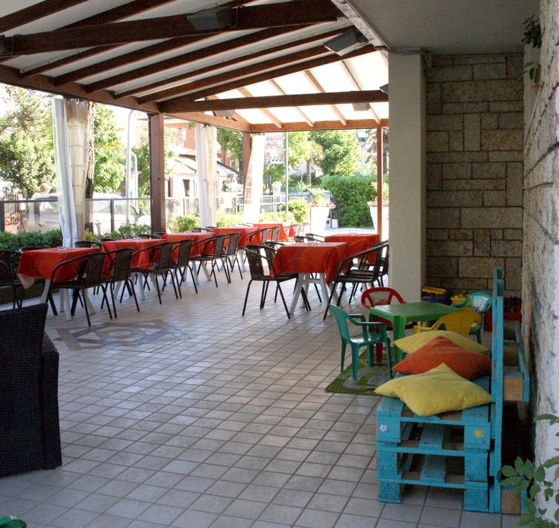 Hotel Goldene Rose Rimini Exterior foto