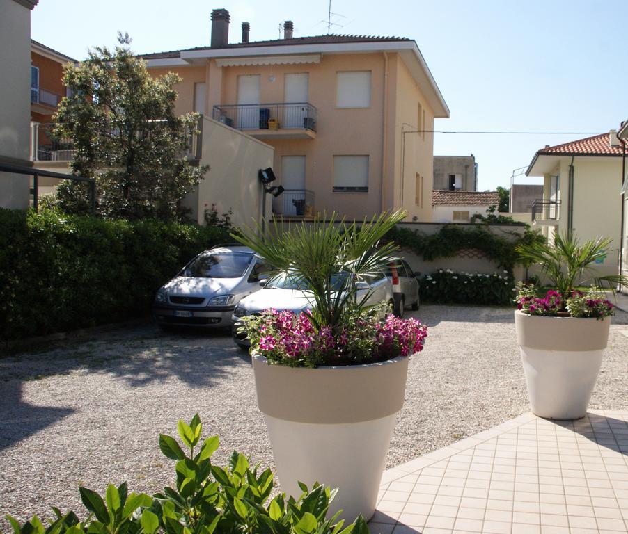 Hotel Goldene Rose Rimini Exterior foto